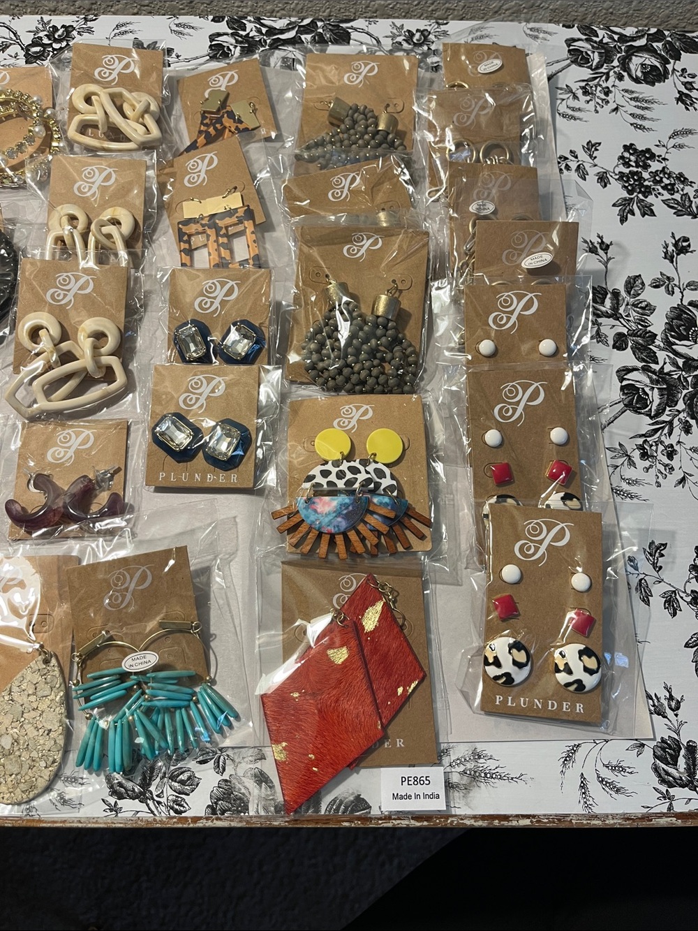Plunder Earring Bundle - 36 pairs. - Picture 4 of 5